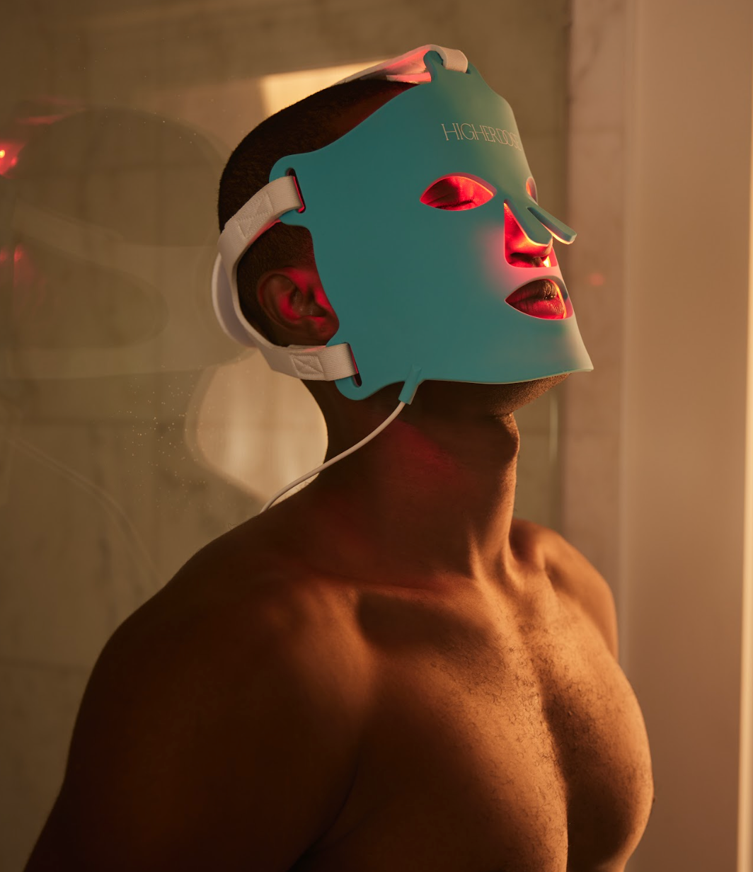 ¿Vale la pena usar máscaras faciales de luz roja?