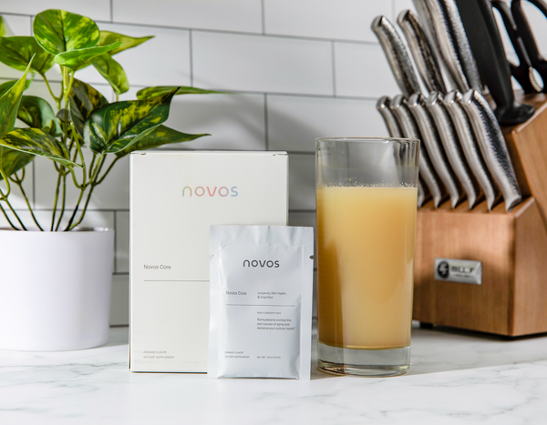 NOVOS Core suplemento de longevidad con NMN en presentación en polvo preparado como bebida diaria para apoyar energía celular, claridad mental y bienestar a largo plazo