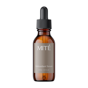 Suero antioxidante con Vitamina C 8% en frasco ámbar con gotero de Mita Skincare en amani mexico. 