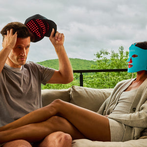 Uso de gorra de luz roja para el cuidado del cuero cabelludo desde casa. Mujer y hombre. 