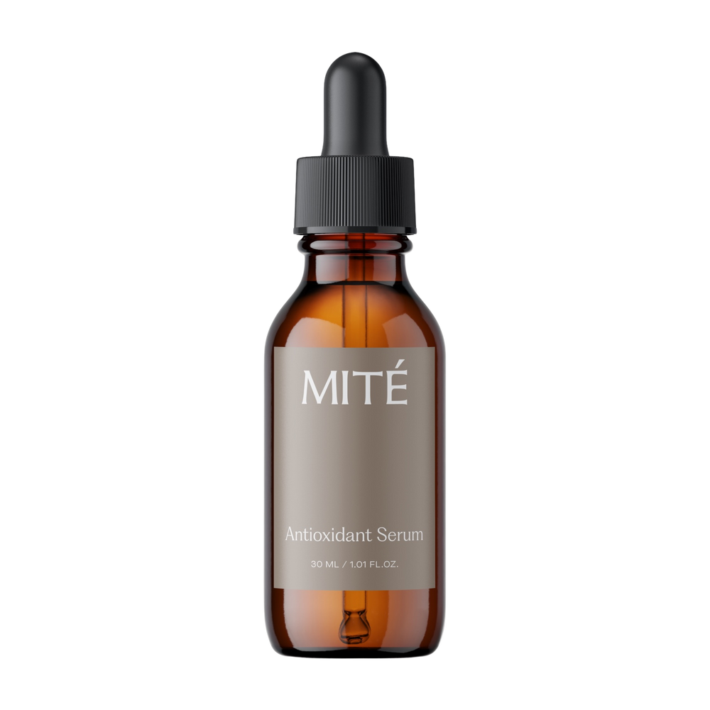 Sérum antioxidante de vitamina C al 8% MITÉ en frasco ámbar con gotero